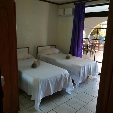 Ahitea Lodge パペーテ エクステリア 写真