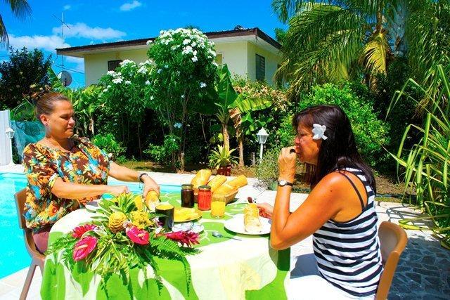 Ahitea Lodge パペーテ エクステリア 写真