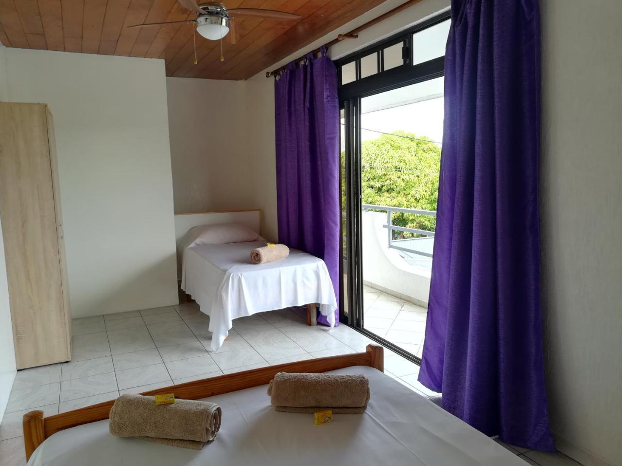 Ahitea Lodge パペーテ エクステリア 写真